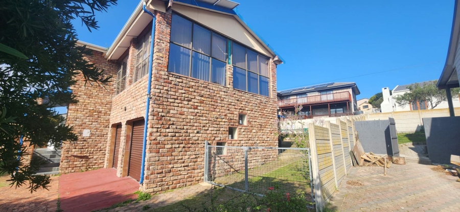 4 Bedroom Property for Sale in Fraaiuitsig Western Cape